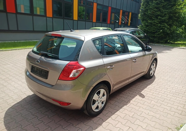 Kia Ceed cena 24900 przebieg: 175800, rok produkcji 2012 z Kraków małe 154